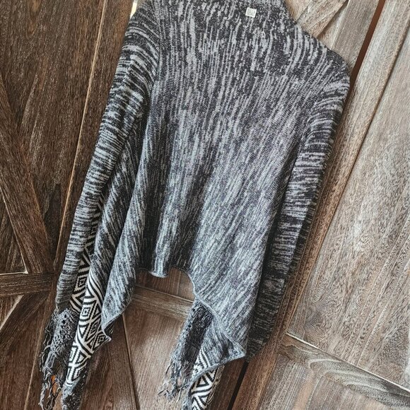 Billabong Open Front Cardigan Tribal Aztec Fringe Black/White Sweater Size S - Picture 11 of 12